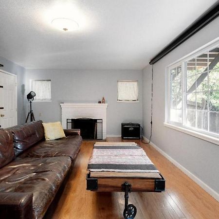 ברקלי Large 1 Bedroom Apartment, Home Theater, Fireplace מראה חיצוני תמונה