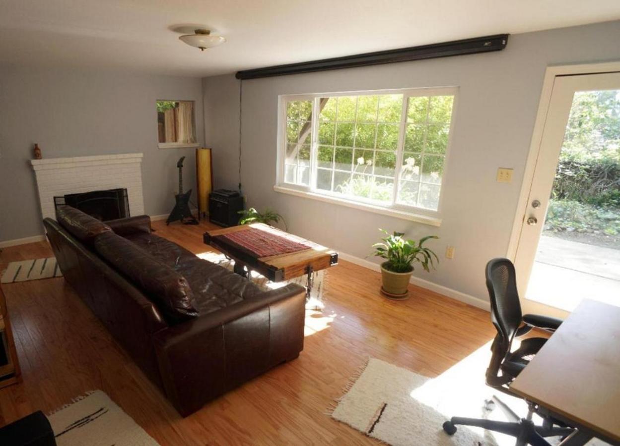 ברקלי Large 1 Bedroom Apartment, Home Theater, Fireplace מראה חיצוני תמונה