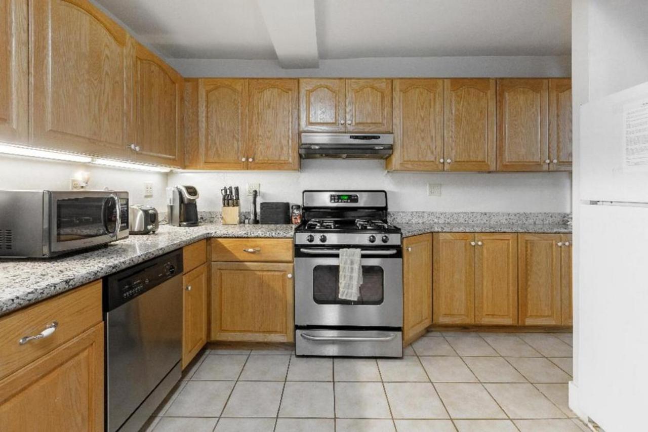 ברקלי Large 1 Bedroom Apartment, Home Theater, Fireplace מראה חיצוני תמונה