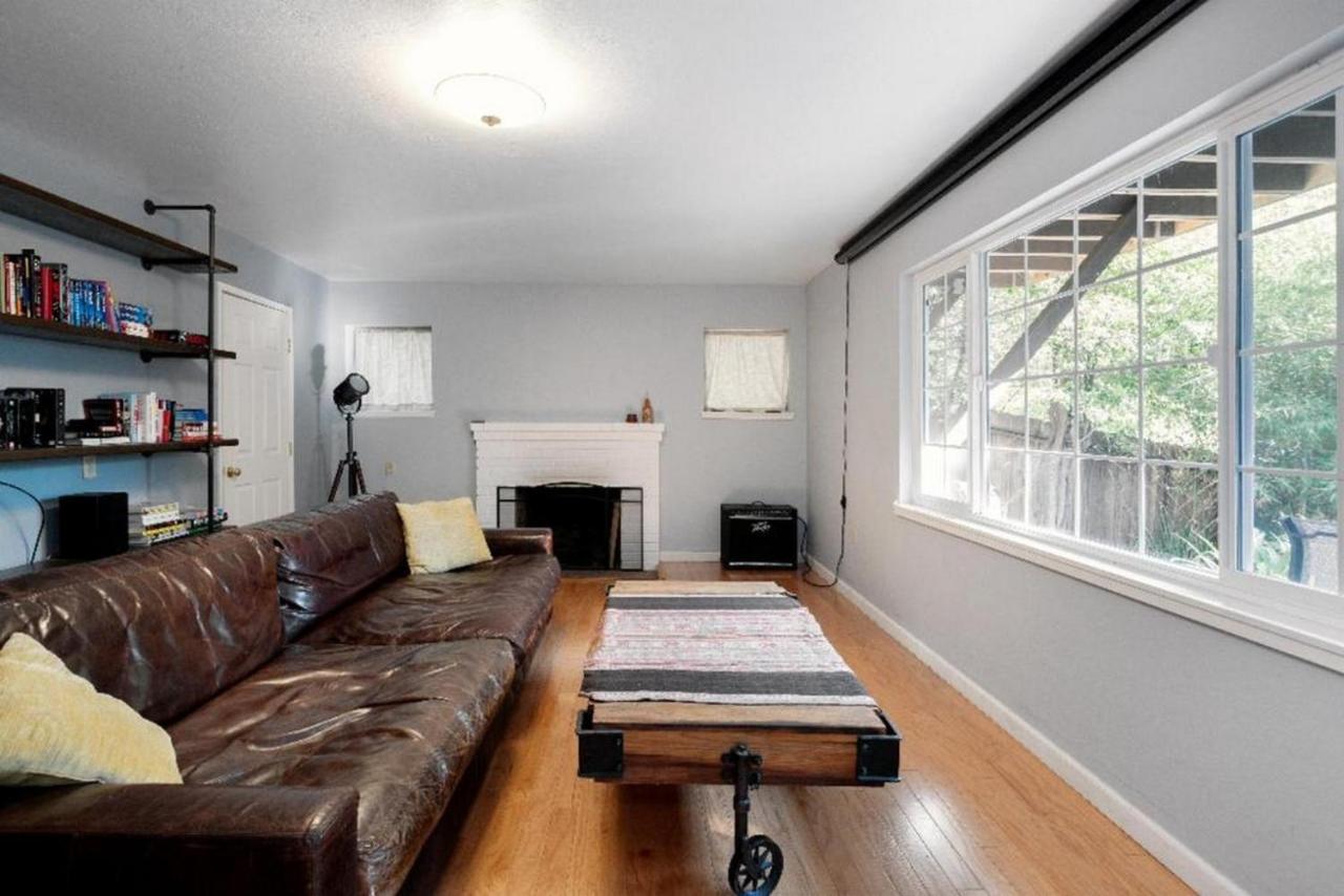ברקלי Large 1 Bedroom Apartment, Home Theater, Fireplace מראה חיצוני תמונה